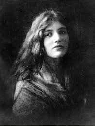 Iseult Gonne c. 1918